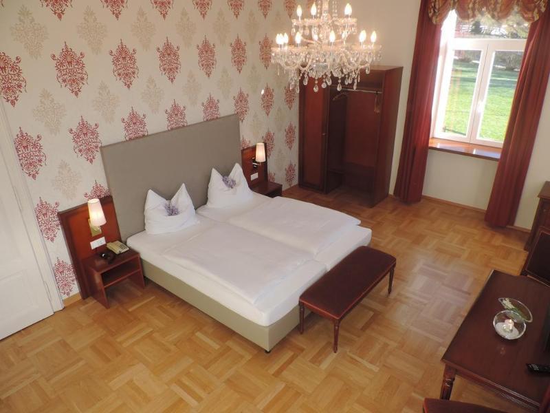 Hotel Kaiser Franz Josef Millstatt Exteriör bild